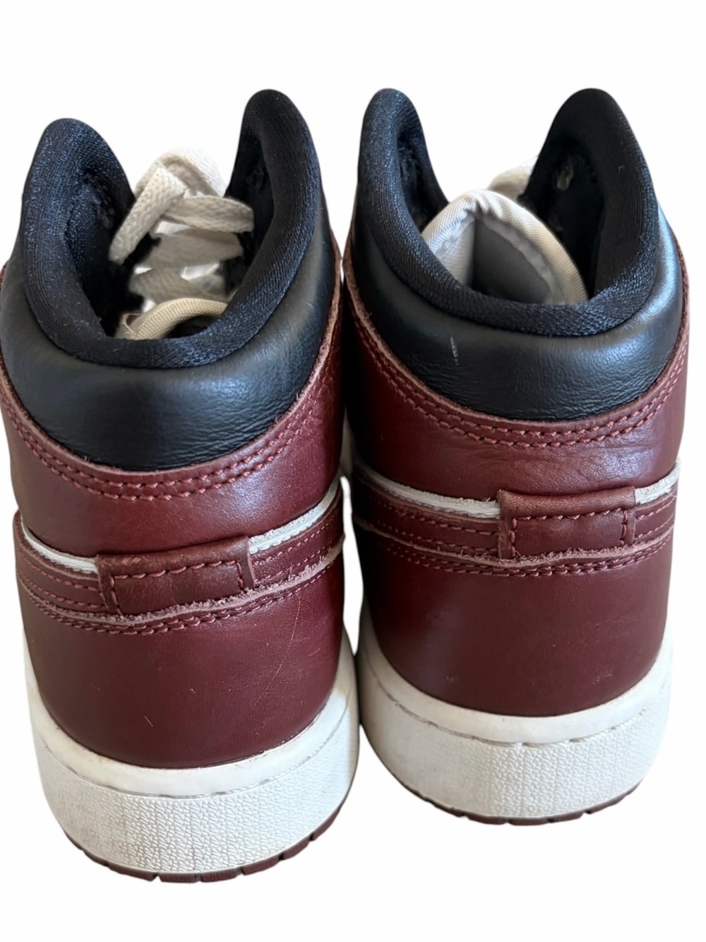 Jordan Kids High-Top Sneakers in White, Black & Maroon Size 5 - Picture 4 of 10